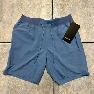 Lululemon Men's Blue license to train Athletic Shorts